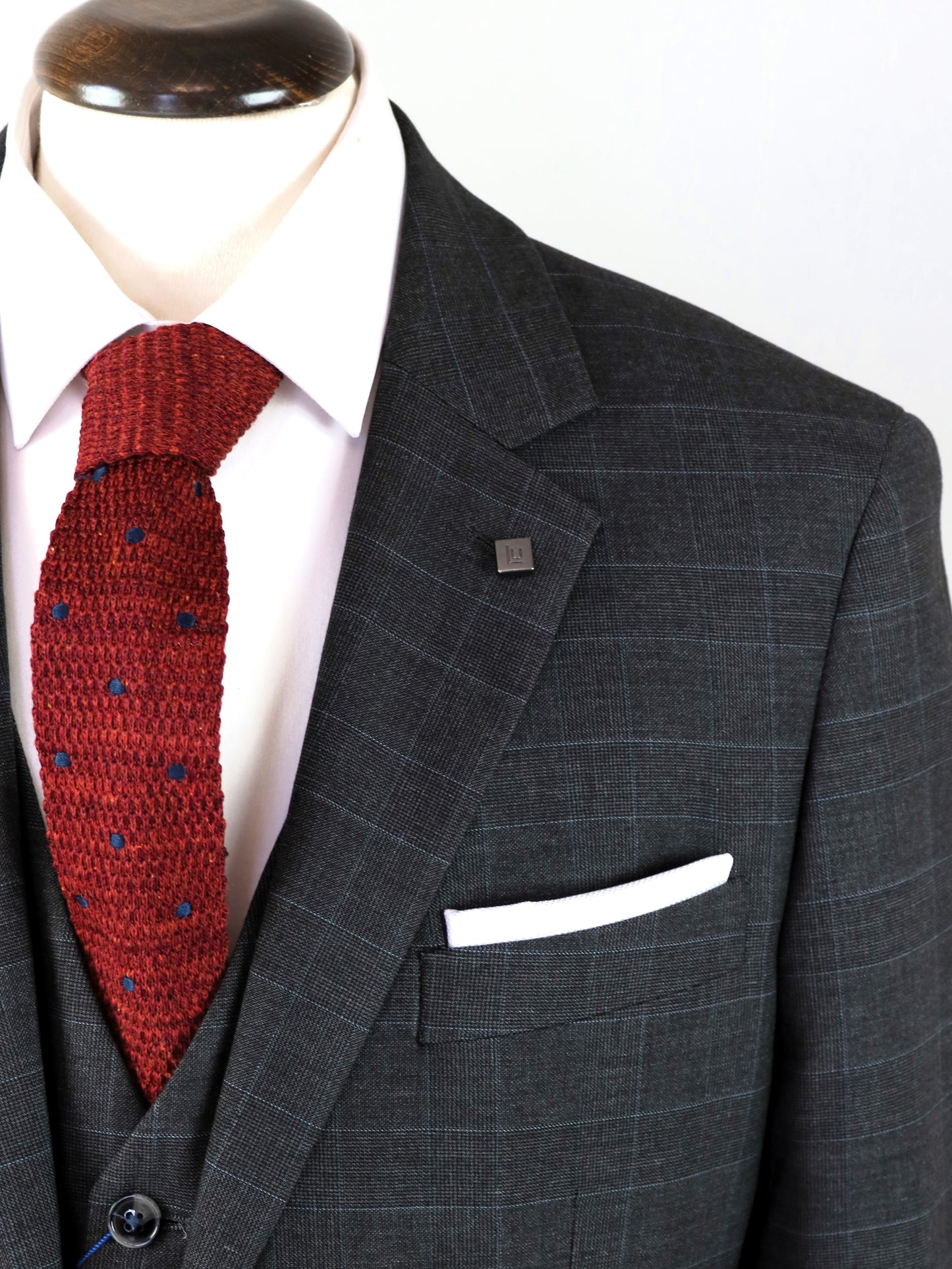 ΓΚΡΙ ΚΑΡΟ ΚΟΣΤΟΥΜΙ LEONARDO UOMO ΣΕ ΚΑΝΟΝΙΚΗ ΓΡΑΜΜΗ (1591127/20)