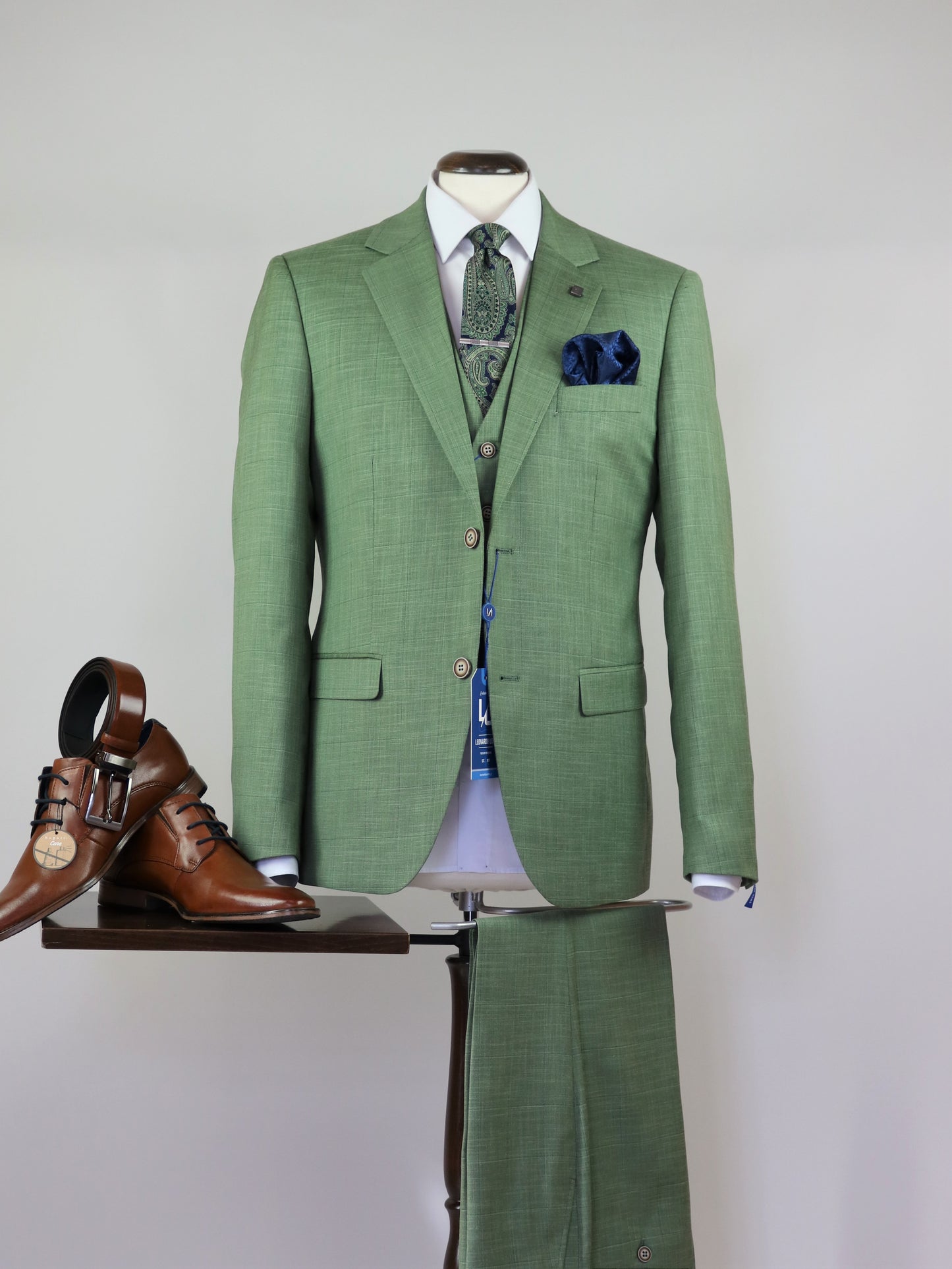 ΦΥΣΤΙΚΙ ΚΑΡΟ ΚΟΣΤΟΥΜΙ LEONARDO UOMO ΣΕ ΚΑΝΟΝΙΚΗ ΓΡΑΜΜΗ (1590622/62)